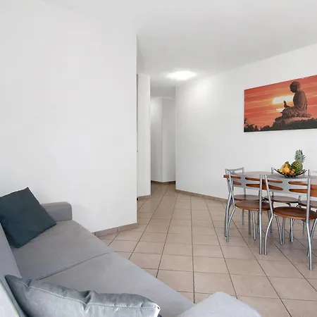 Casa *
